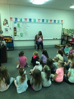 KFB Agent Keanna Steward reads to Allen County kindergartners KFB Agent Keanna Steward reads to Allen County kindergartners